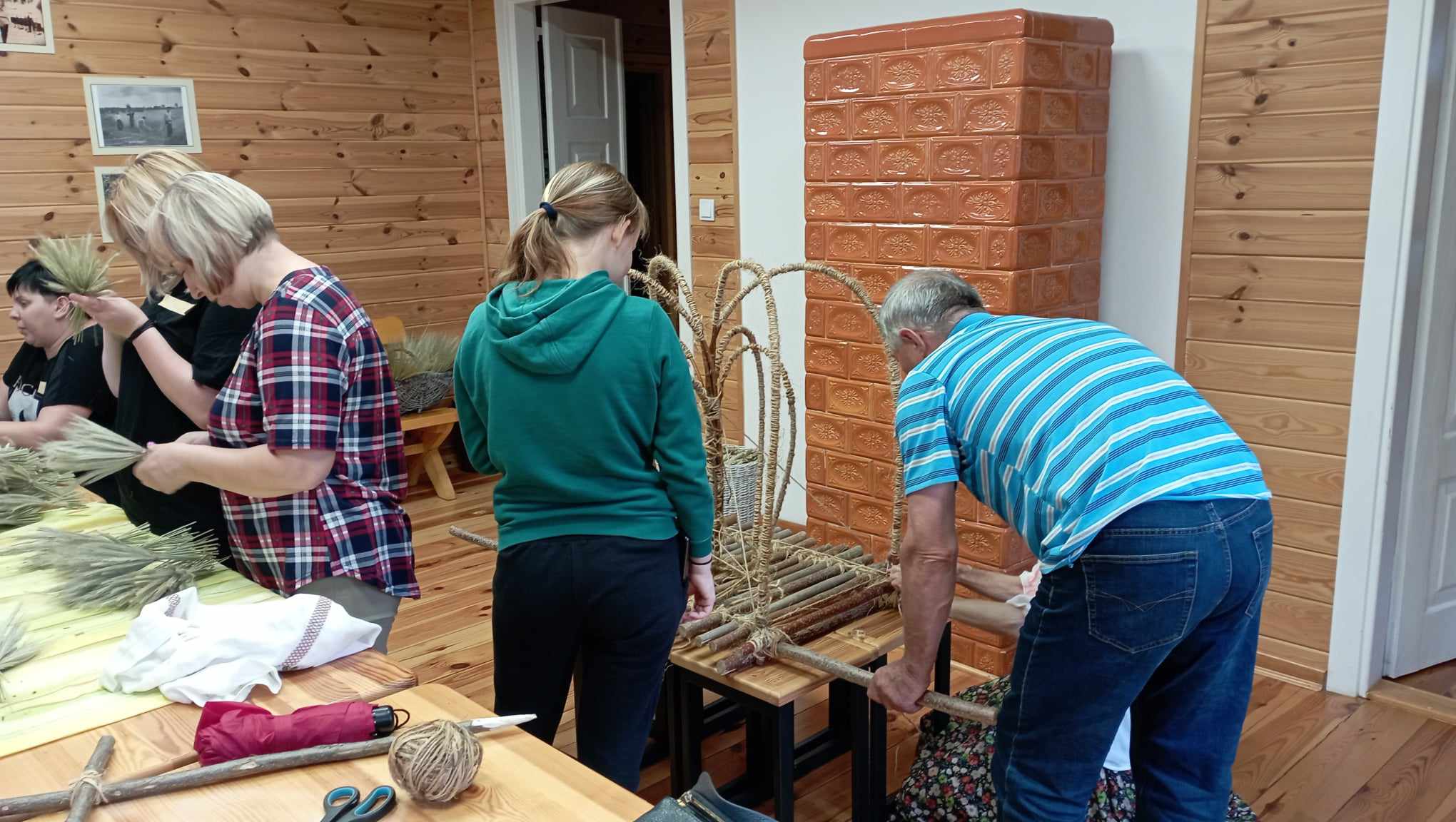 Warsztaty Tworzenia Tradycyjnego Wieńca Dożynkowego III